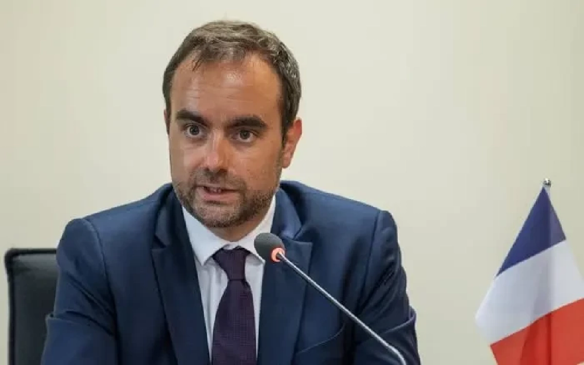 "มาครง" พลิกเกม! ตั้งคนสนิท "เลอกอร์นู" นั่งนายกฯ ฝรั่งเศสคนใหม่