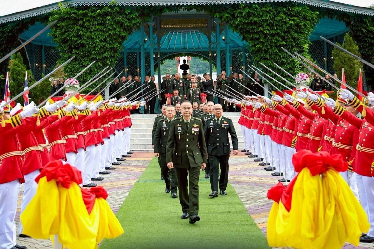 กองทัพบก จัดพิธีเทิดเกียรติ และอำลาชีวิตราชการ ทหารชั้นนายพล 276 นาย
