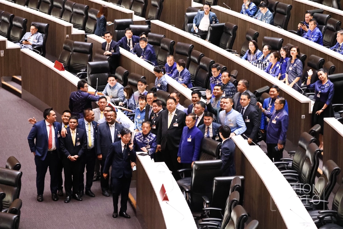 สามเสือรัฐบาล \"อนุทิน\" จับตาอยู่ร่วมถ้ำเดียวกัน