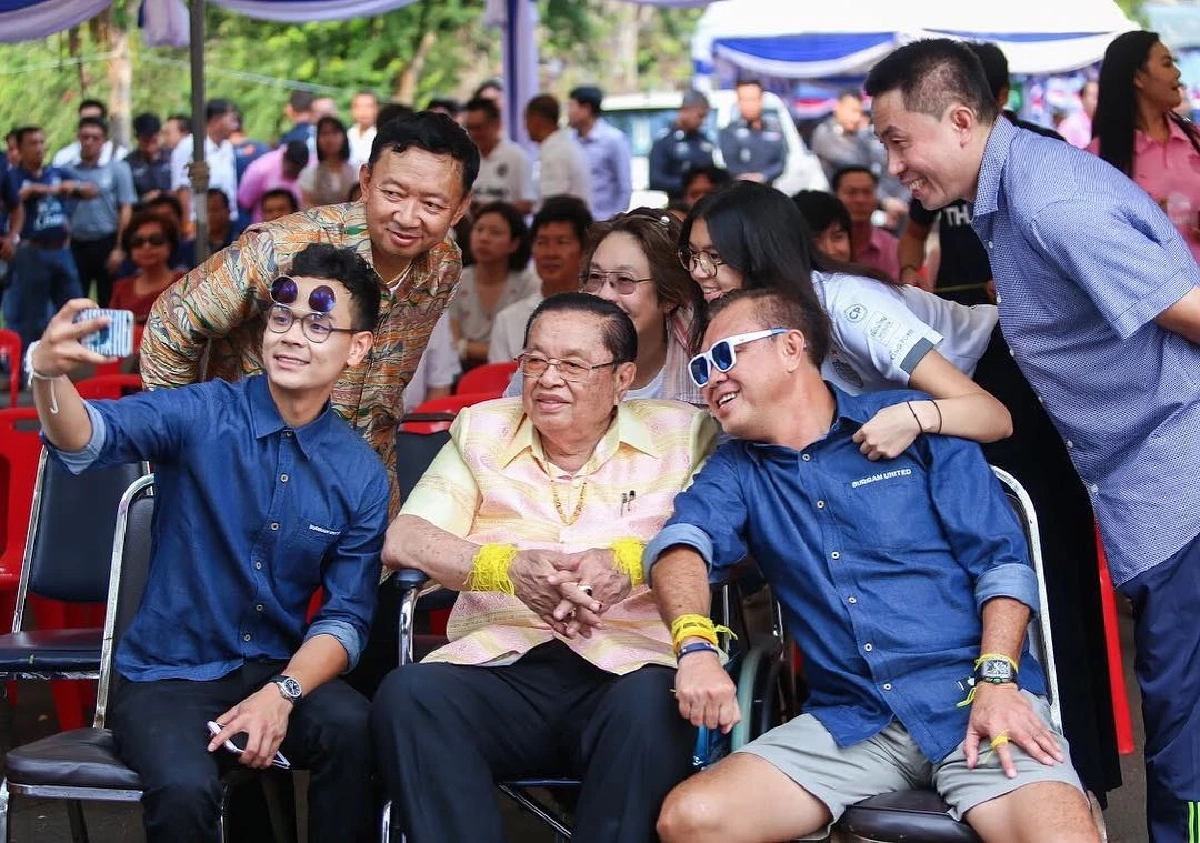 ประวัติ \"ไชยชนก\" ลูกชาย \"เนวิน ชิดชอบ\" สู่รัฐมนตรีว่าการกระทรวงดิจิทัลฯ