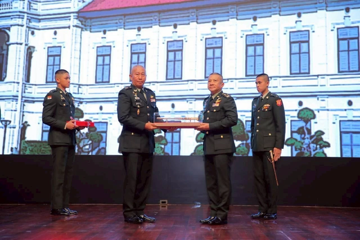 กองทัพบก จัดพิธีเทิดเกียรติ และอำลาชีวิตราชการ ทหารชั้นนายพล 276 นาย
