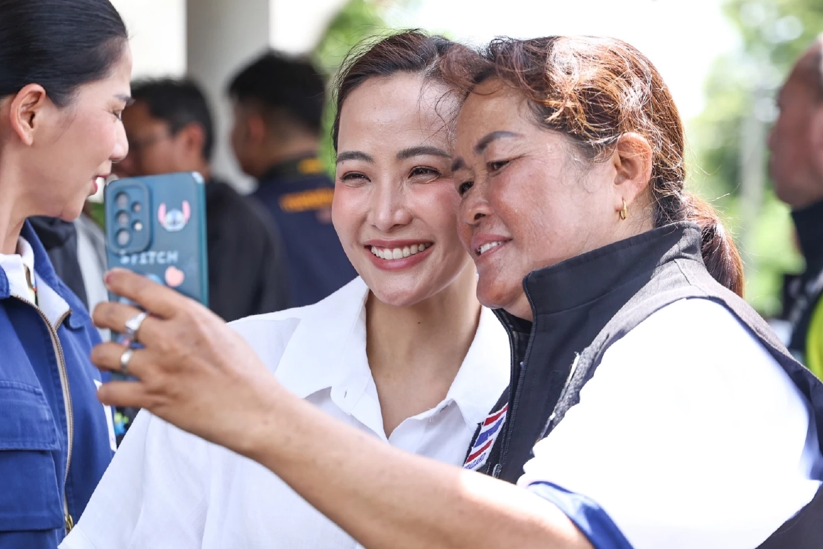 เลขทะเบียนรถหรู “นายกฯ อนุทิน” หลังลงพื้นที่ตรวจน้ำท่วมอ่างทอง