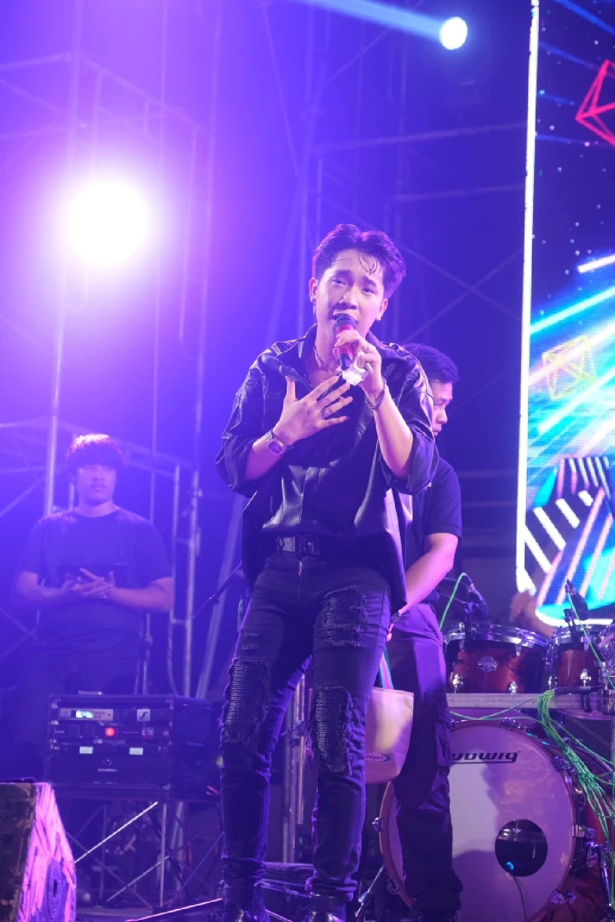 \"บิ๊ก ผู้ใหญ่บ้านฟินแลนด์\" เคลียร์ดราม่าเมียเก่า สุขใจกับการแต่งหญิง
