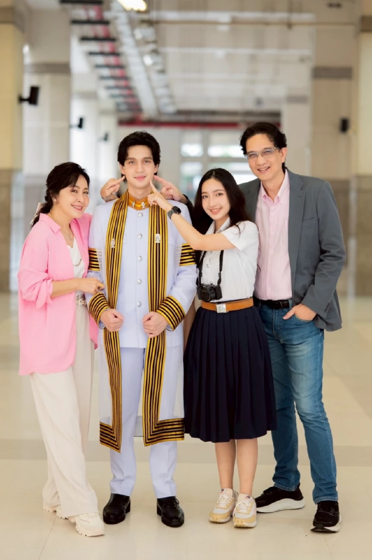 ‘น็อต-กวาง’ ปลื้ม ‘น้องเน็ต’ ลูกชายจบจุฬาฯ หล่อเป๊ะจนวงการรุมจีบ