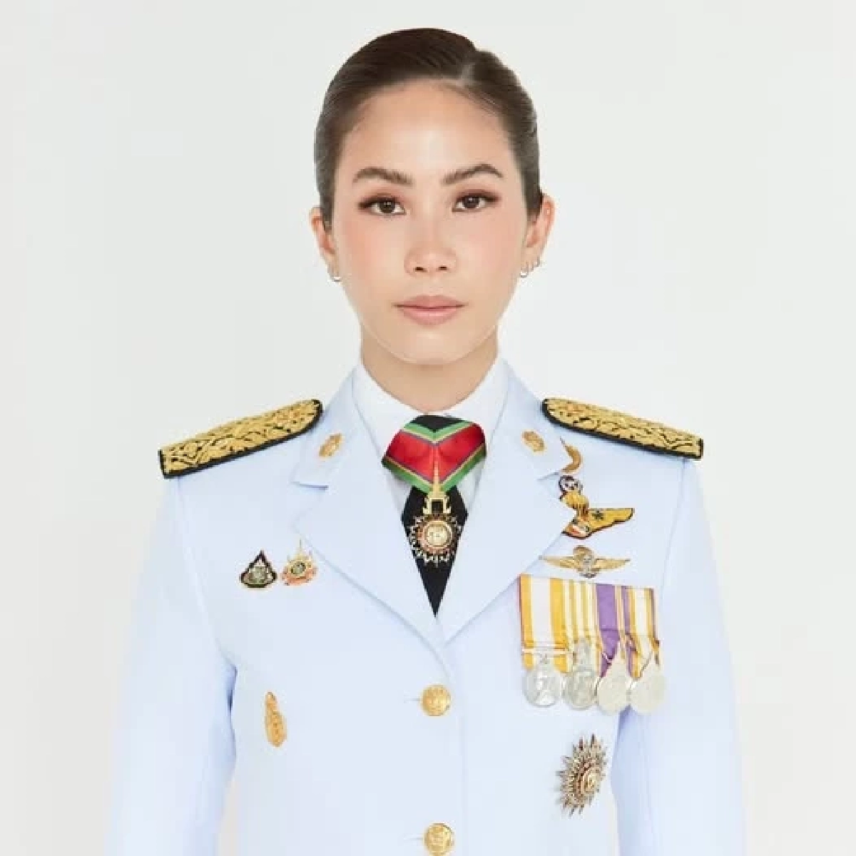 “ตั๊น จิตภัสร์” จ่อไขก๊อกประชาธิปัตย์ นั่งเก้าอี้เลขาฯ รมว.เฮ้ง