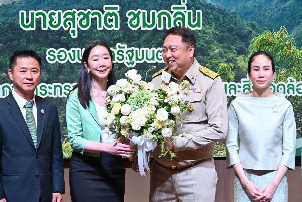 “ตั๊น จิตภัสร์” จ่อไขก๊อกประชาธิปัตย์ นั่งเก้าอี้เลขาฯ รมว.เฮ้ง