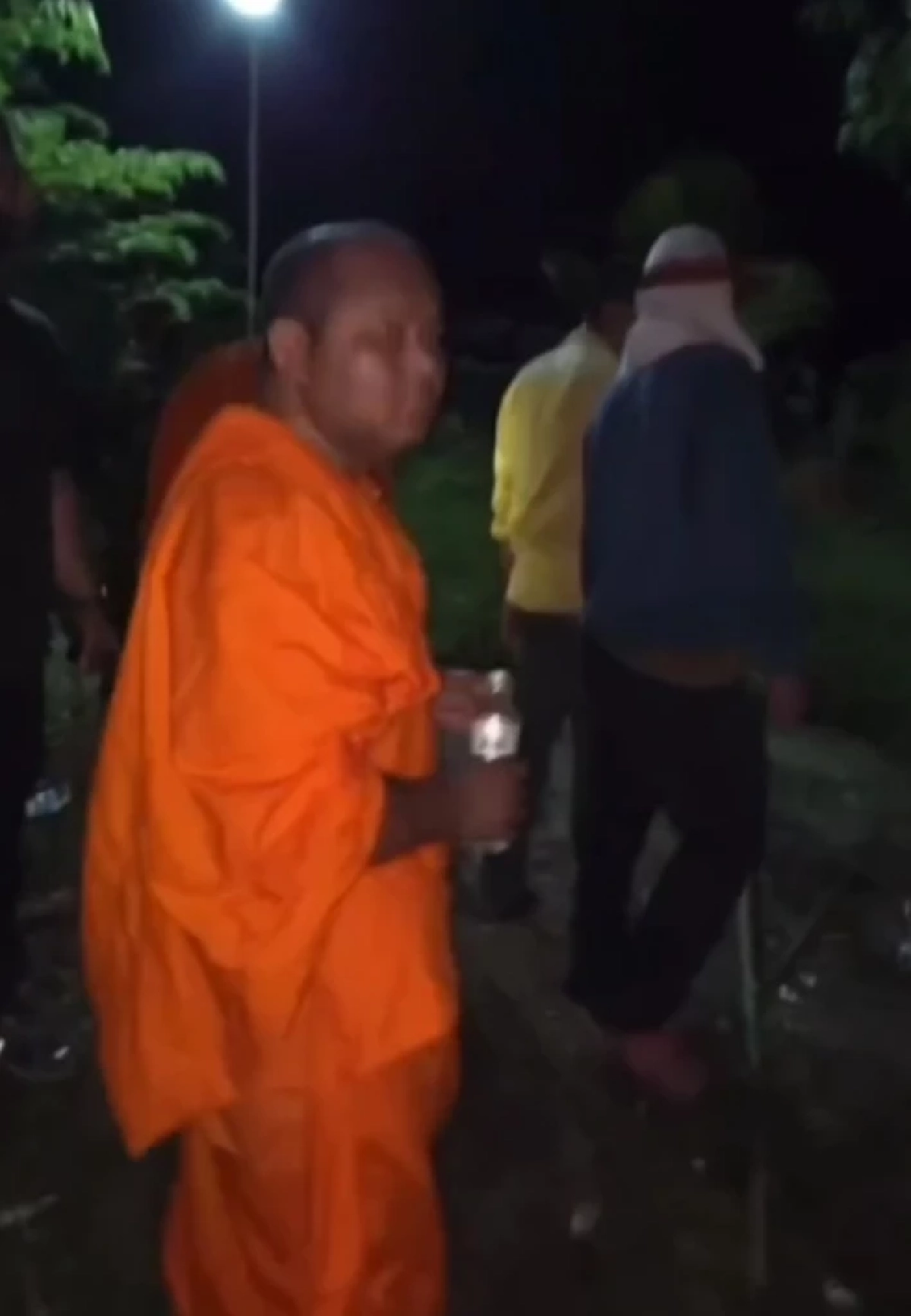 กัมพูชาป่วน ทหารเกณฑ์ชาวบ้านบุกรื้อลวดหนามที่บ้านหนองจาน