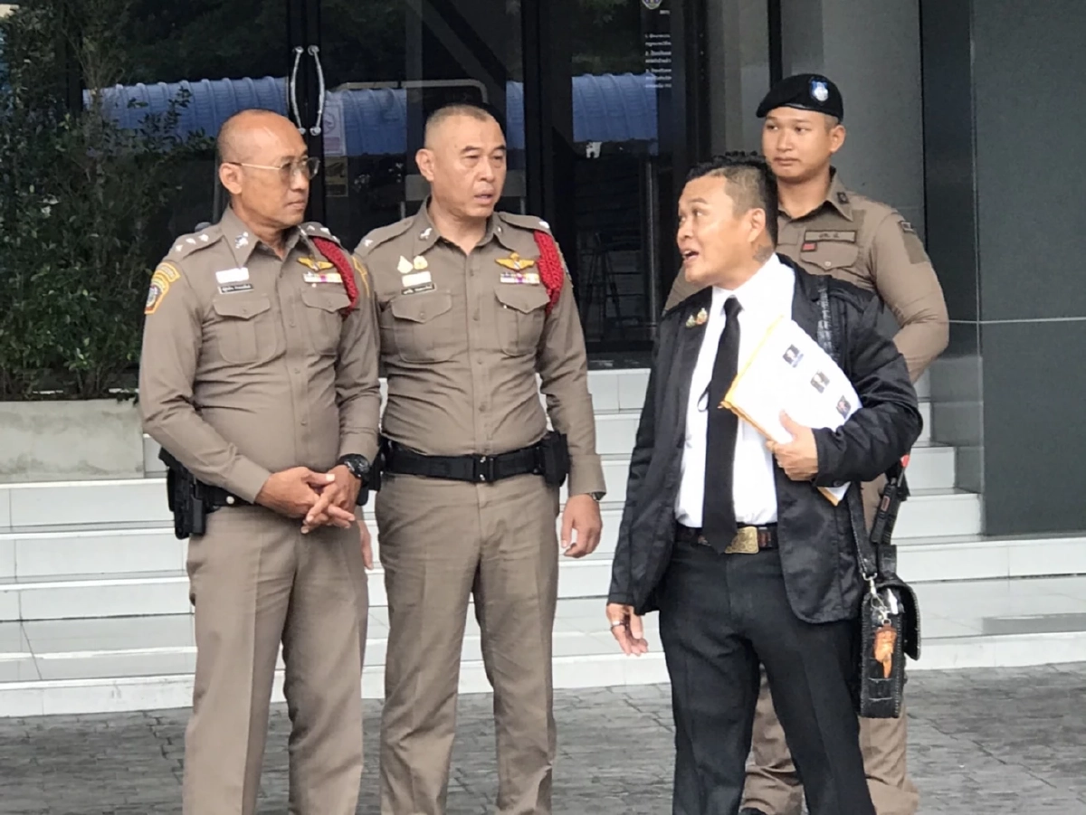 \"อดีตพิราบขาวฯ\" แจ้งความจับ \"ภูมิธรรม\" คดี ม.112 ทูลเกล้าฯ ยุบสภา