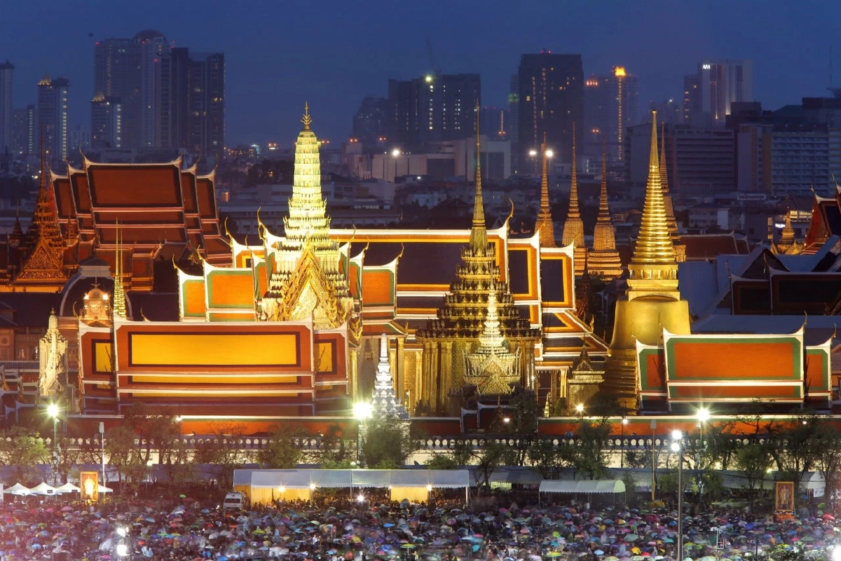 เกร็ดประวัติศาสตร์ ย้อนตำนานสนามหลวง (ทุ่งพระเมรุ) มีที่มาอย่างไร ?