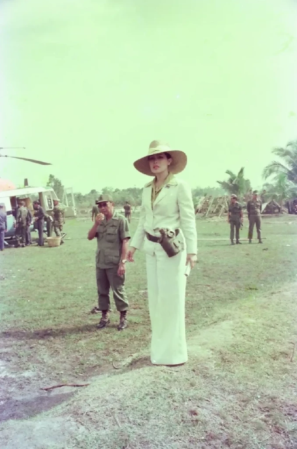 พระเมตตา "สมเด็จพระพันปีหลวง" เสด็จช่วยชาวกัมพูชานับแสนชีวิตบนเขาล้าน