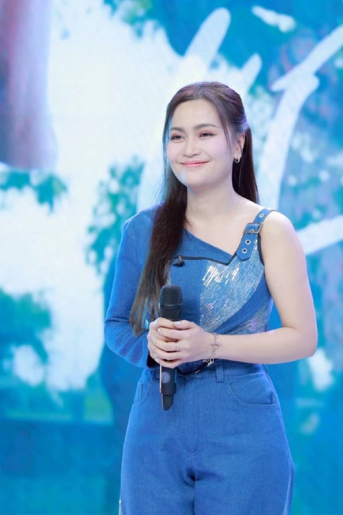 ขนลุก! "ก้านตอง" เจอพระทัก ปาดน้ำตาเล่าชีวิต 20 ปี เสียใจพ่อจากไปกะทันหัน