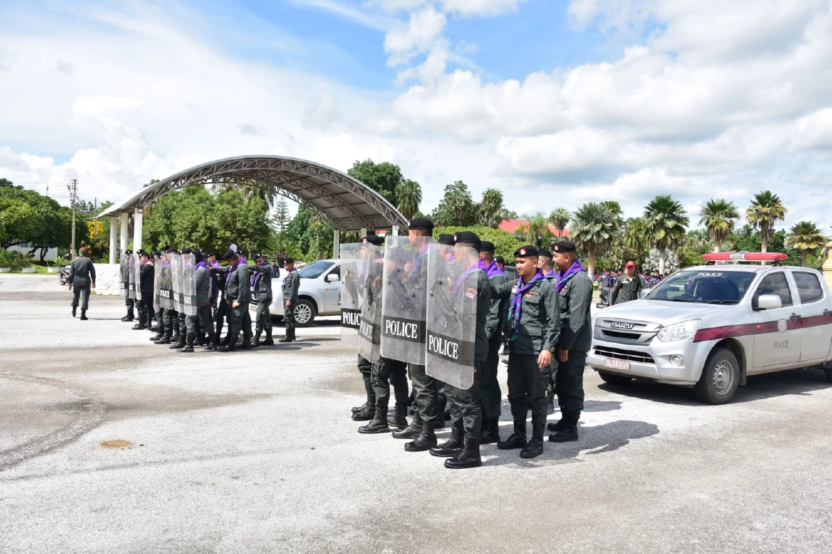 ตชด. ส่งกำลังพลเสริมทัพ ทหาร-ตำรวจภูธรภาค 2 ลงพื้นที่บ้านหนองจาน