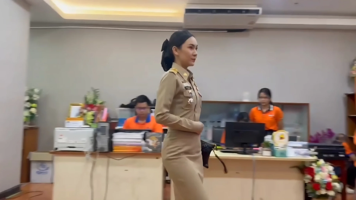 "แคท อาทิติยา" รายงานตัวเข้ารับตำแหน่ง "ปลัดอำเภอ" หลังมีดราม่า ไม่สมัครใจย้าย