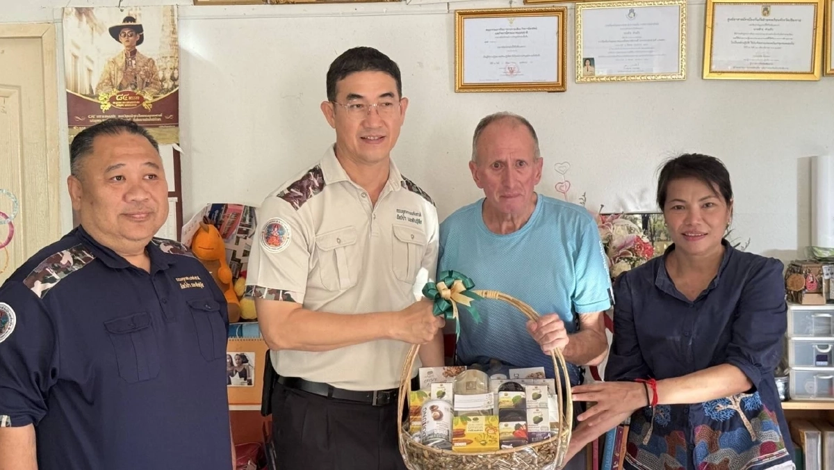 อธิบดีกรมอุทยานฯ เยี่ยม \"เวอร์นอน\" นักสำรวจถ้ำ ชุดกู้ภัยถ้ำหลวง ป่วยปอดอักเสบ