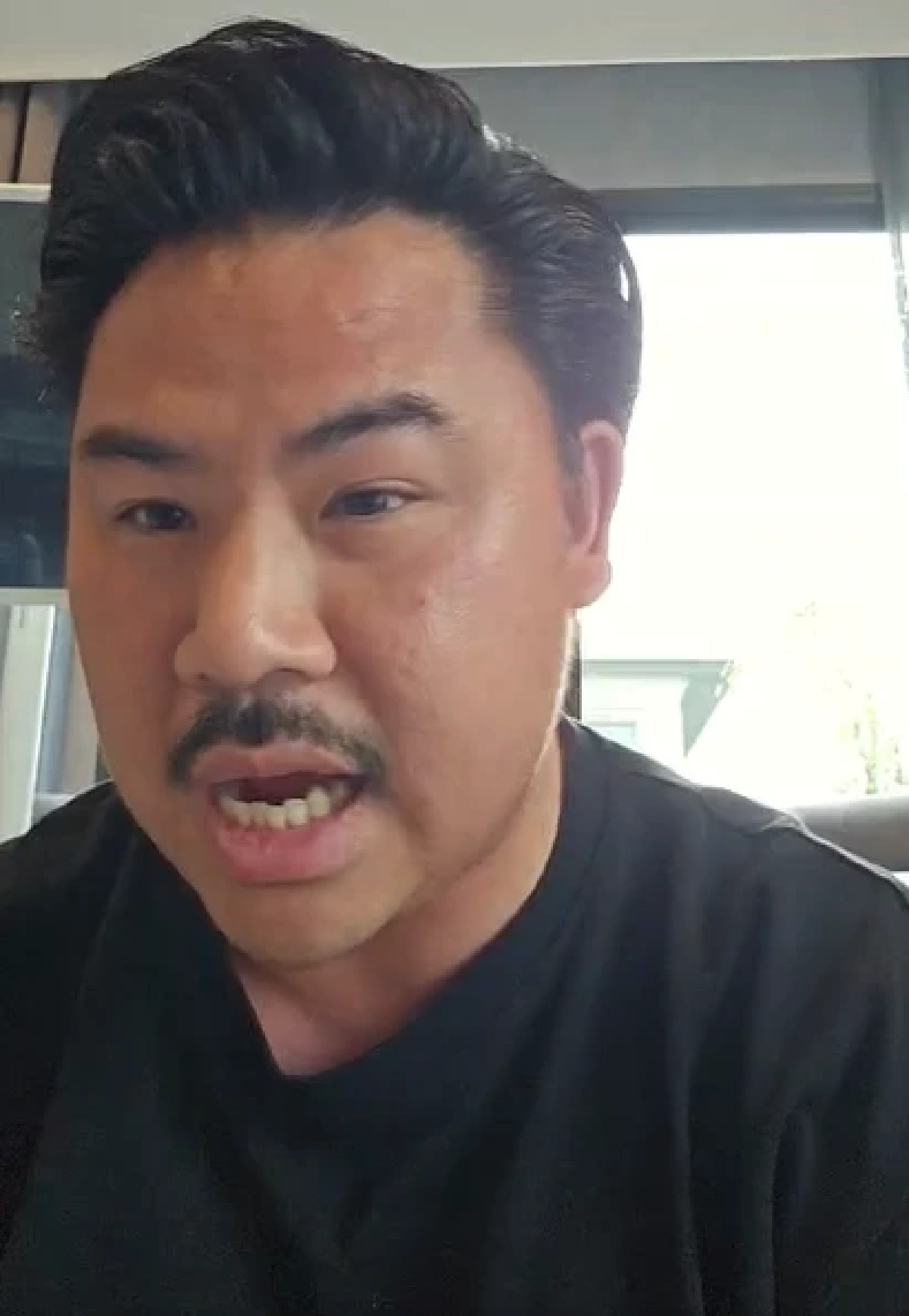 จับโป๊ะ! \"กัน จอมพลัง\" โชว์หนังสือกองทัพแค่ขอขอบคุณ สรุปใครแถ?