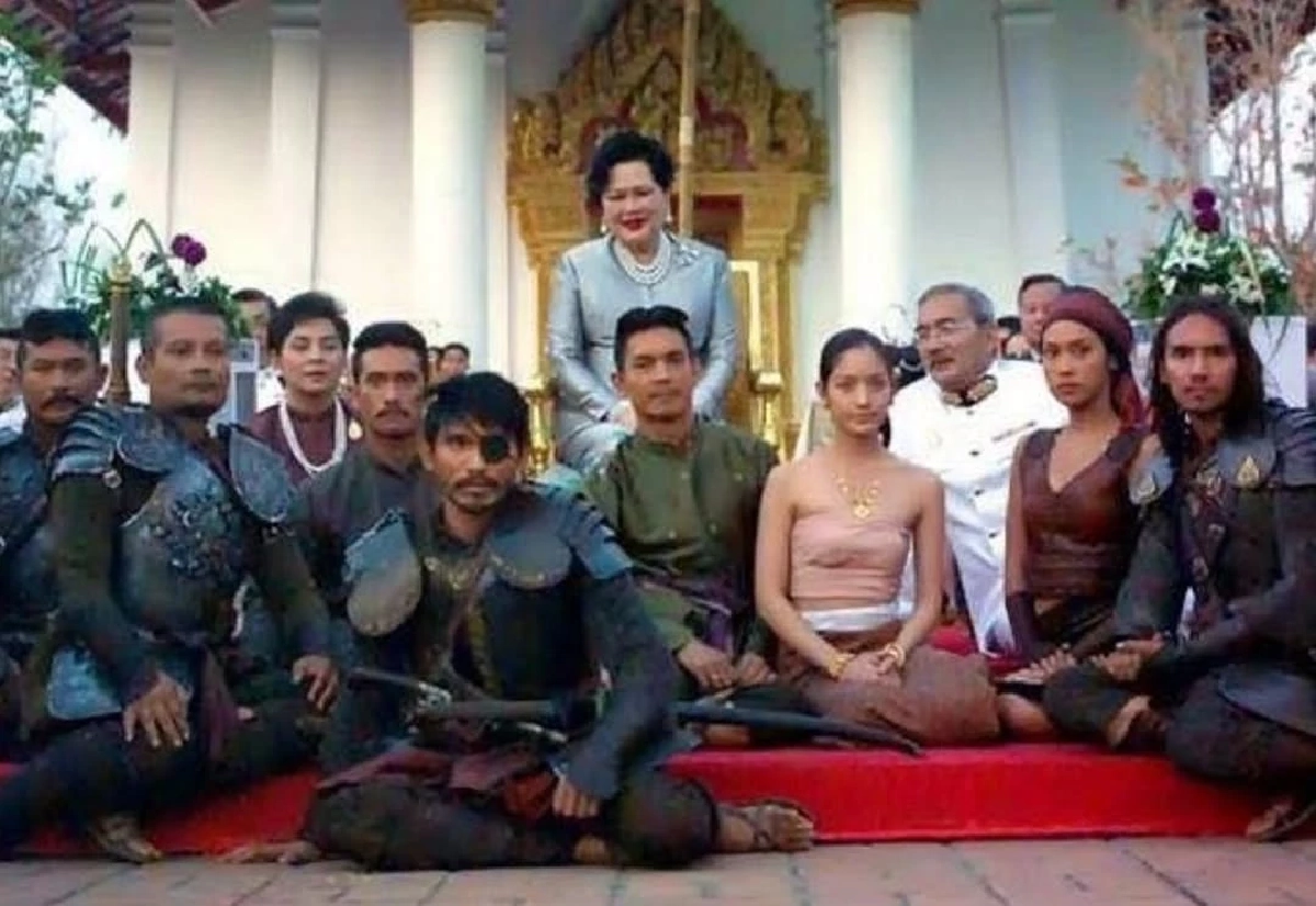 ด้วยสำนึกในพระมหากรุณาธิคุณ \"แอฟ ทักษอร\" โพสต์ภาพตำนานสมเด็จพระนเรศวรมหาราช