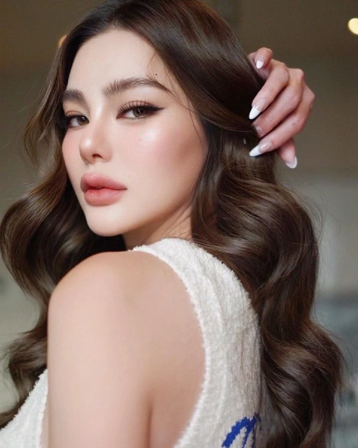 “ดิว อริสรา\" น้ำตาคลอซึ้งใจในวันที่ไม่เหลือใคร “เป๊ก สัณณ์ชัย” ยื่นมือช่วย