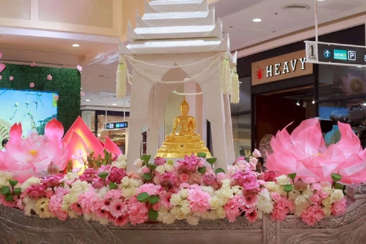 สุดปังเปิดลิสต์ \"ศิลปินดัง\"ร่วมโชว์แน่นเวที  \"งานประเพณีรับบัว ปี 68\"