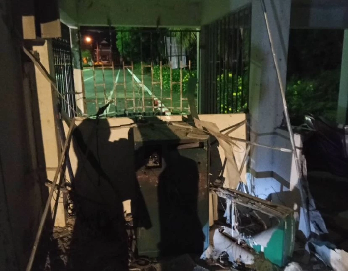 คนร้ายจับ รปภ. มัดมือ-ปล้นปืน ก่อนบึ้มตู้ ATM หน้า ม.ฟาฏอนี