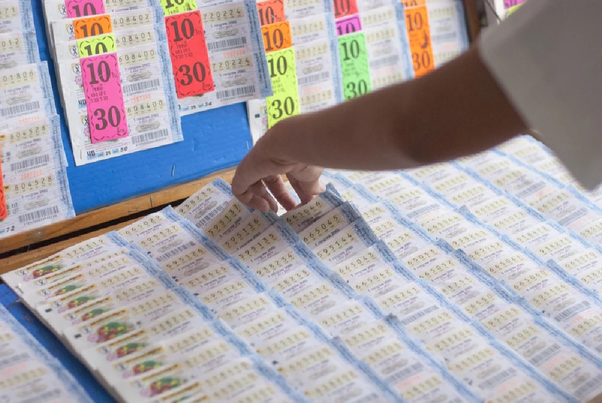 ส่องเลขเด็ดสะเทือนแผง! หวยงวด 1 พ.ย. 68 เลขไหนมาแรงยืนหนึ่ง?