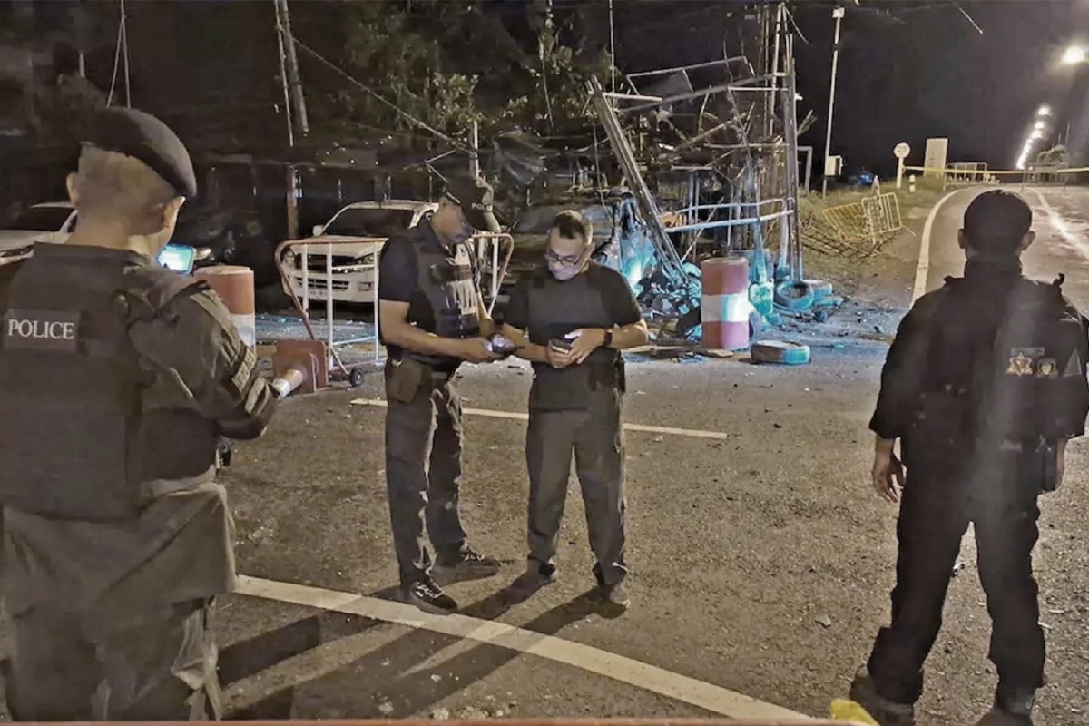 บิ้มใต้! คนร้ายลอบวางระเบิดข้างป้อมตำรวจ จ.ปัตตานี จนท. เจ็บ 1 นาย