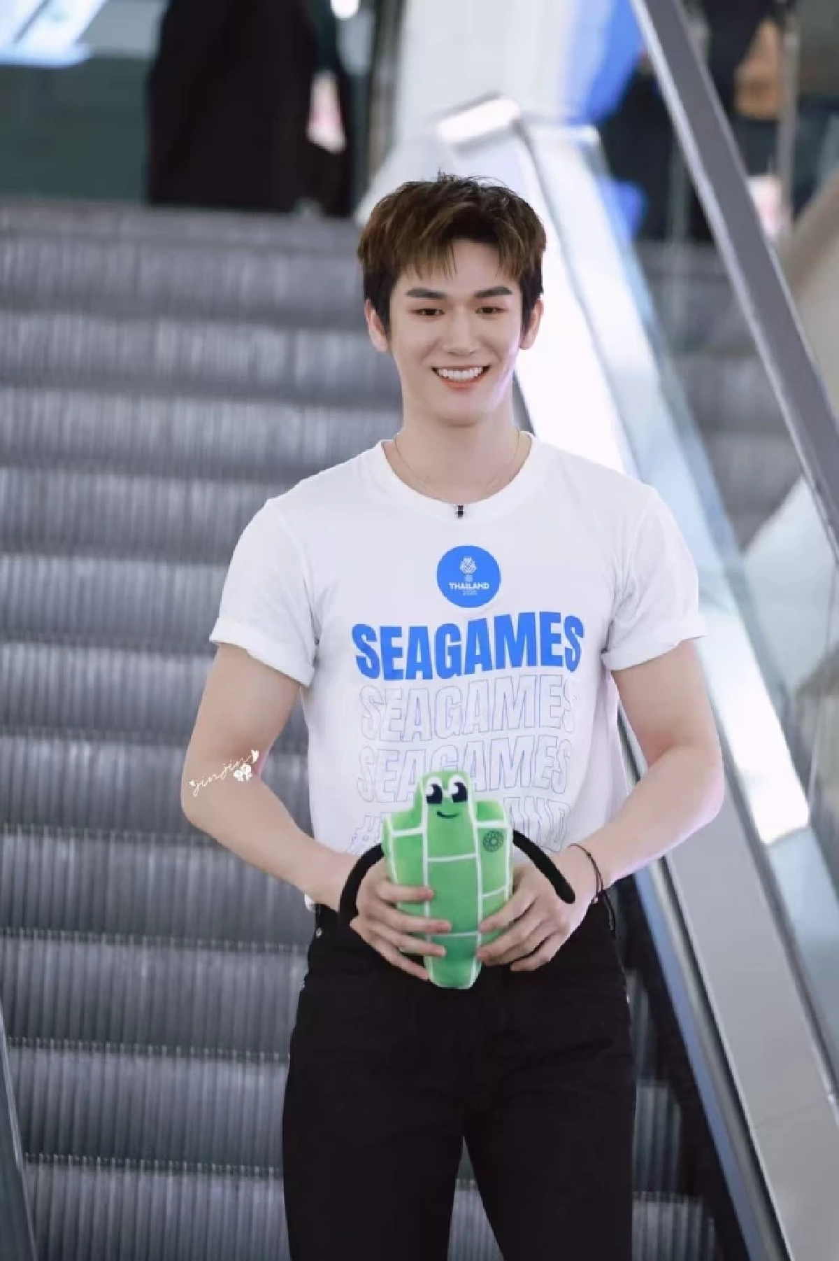 สุดปังไม่ไหว! \'มอสหลง\' ออร่าพุ่งขึ้นแท่น Friends of SEA Games 2025
