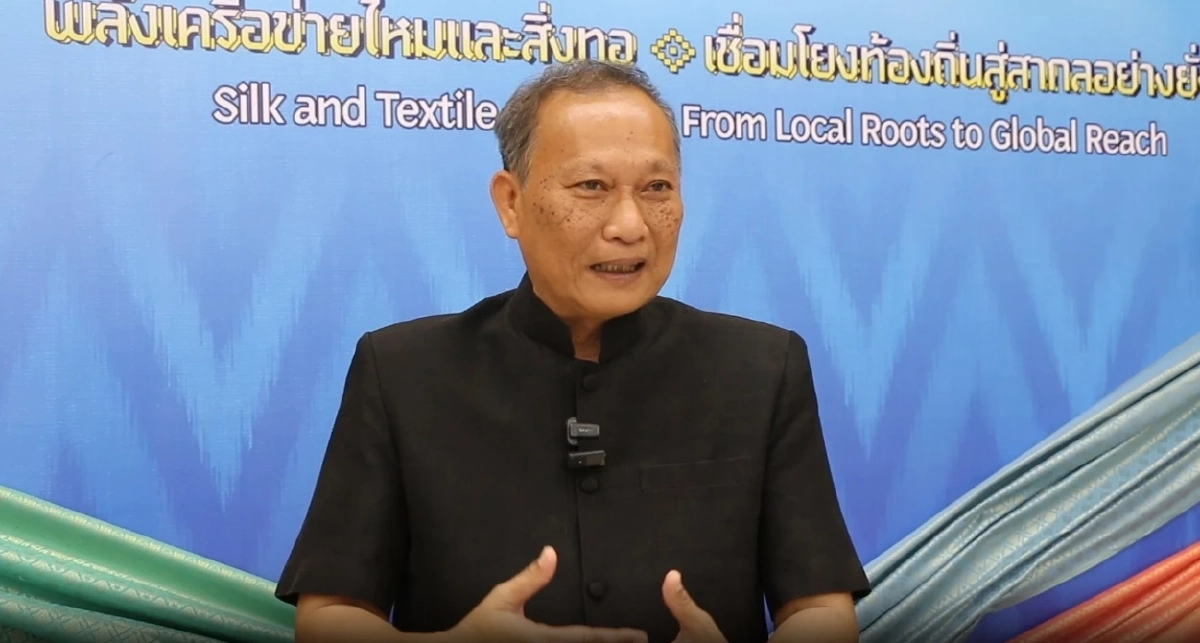 ชาวบ้าน ซาบซึ้ง "สมเด็จพระพันปีหลวง" ชอบผ้าไหมสีเม็ดมะขาม เคยรับสั่งให้ทำส่งวัง