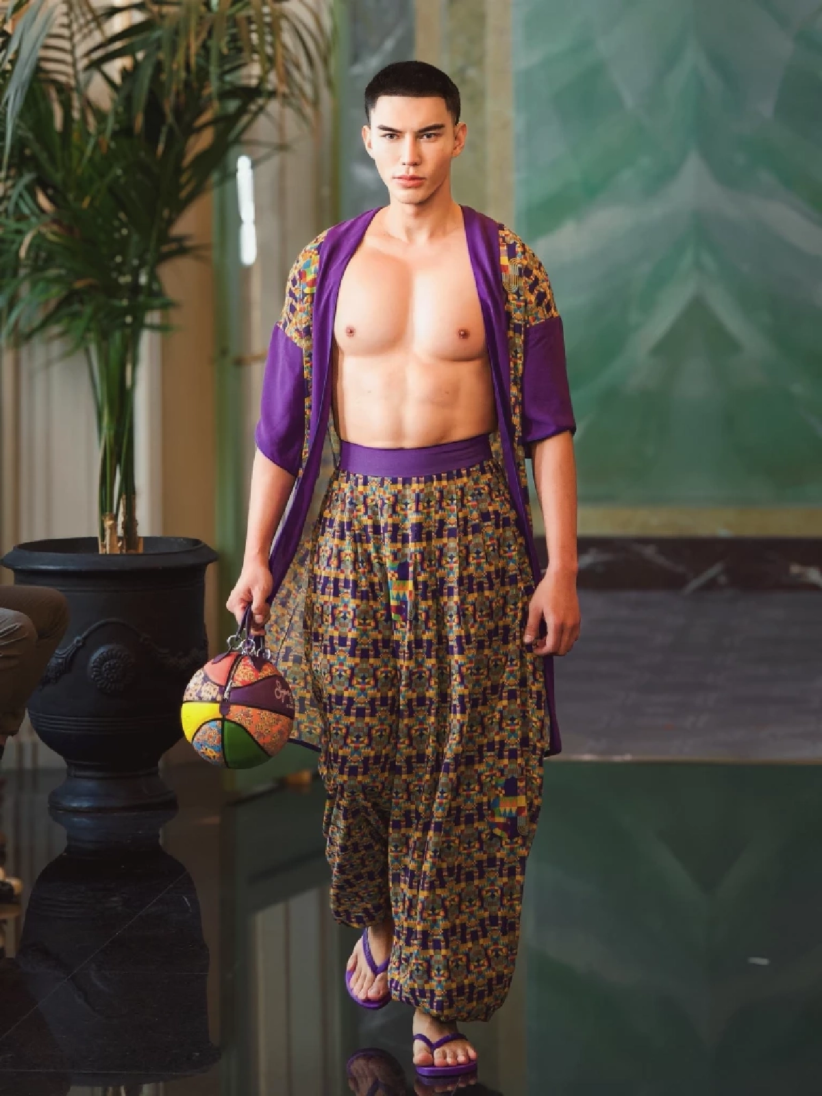 "แจ็ค ไททัส" นายแบบไทยหนึ่งเดียว บนเวที Paris Fashion Week