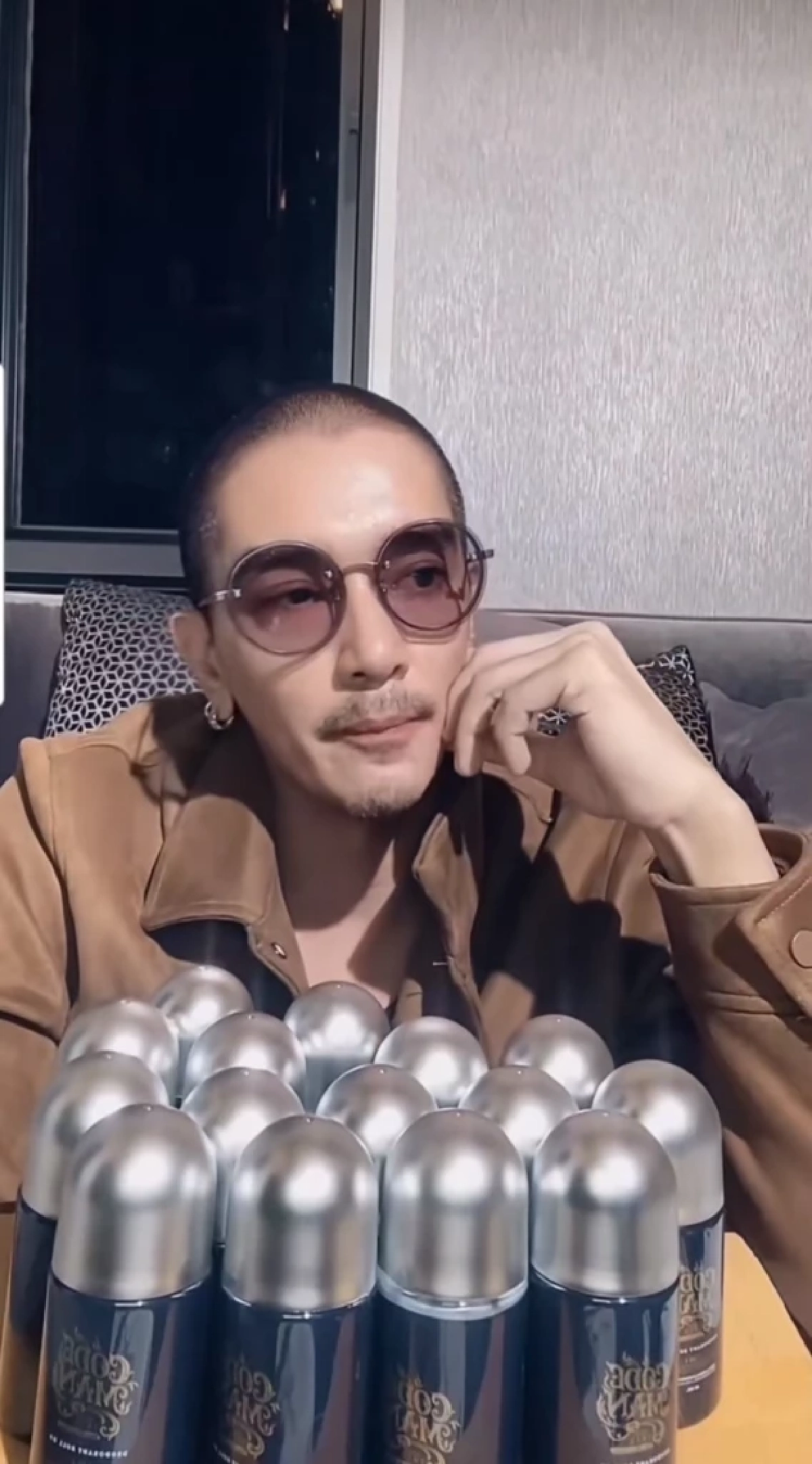 \"ดีเจแมน​\" ถามหุ้นส่วนคลินิก \"เม พรีมายา\" ปมหุ้น 1 ล้าน ใบอะไร ที่ให้เซ็นในเรือนจำ
