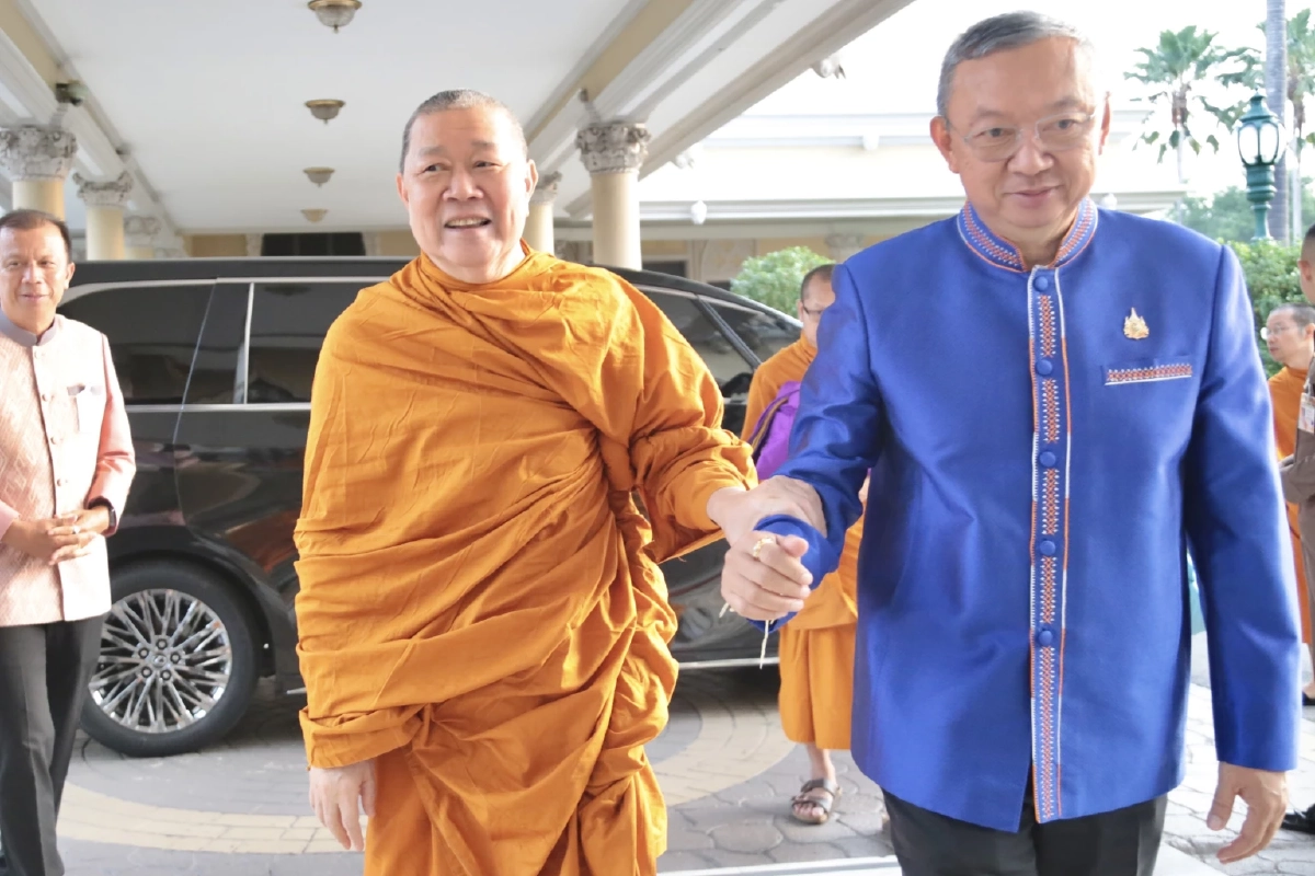 สาธุ! ส่องเลขเด็ด นายกฯ \"อนุทิน\" นิมนต์ \"เจ้าคุณธงชัย\" ทำบุญ ตึกไทยคู่ฟ้า