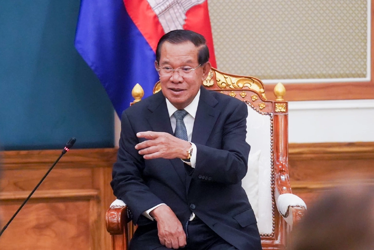 \"สม รังสี\" อดีตผู้นำฝ่ายค้านกัมพูชาประกาศตั้งรัฐบาลอิสระเย้ยอำนาจ \"ฮุนเซน\"
