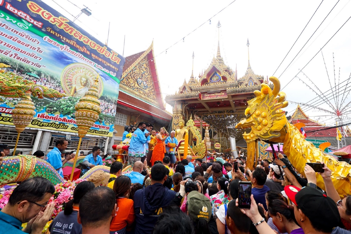 อลังการ! \"ประเพณีรับบัว 68\" เปิดลานวัฒนธรรมสุดปัง หน้า อ.บางพลี เนรมิตพื้นที่ให้เช็กอิน