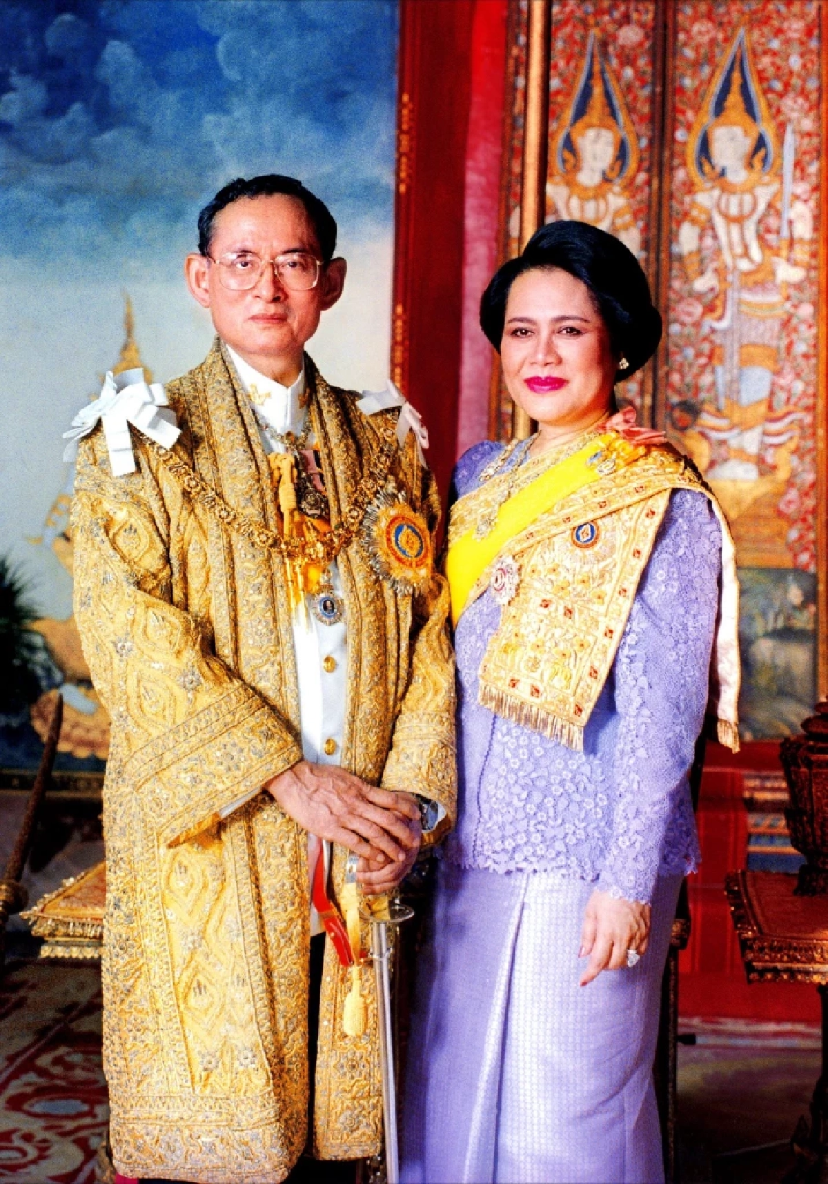 เปิดที่มาพระฉายาลักษณ์ \'สมเด็จพระพันปีหลวง\' ที่ประดิษฐานเบื้องหน้าพระโกศทองใหญ่ทรงพระบรมศพ