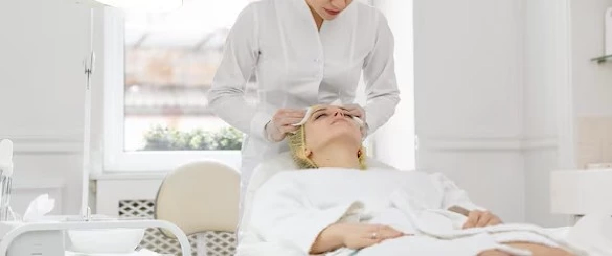 เพจดังแฉยับ! สาวสูญเงิน 6 ล้าน ถูกคลินิกดังขายคอร์สจนหมดตัว