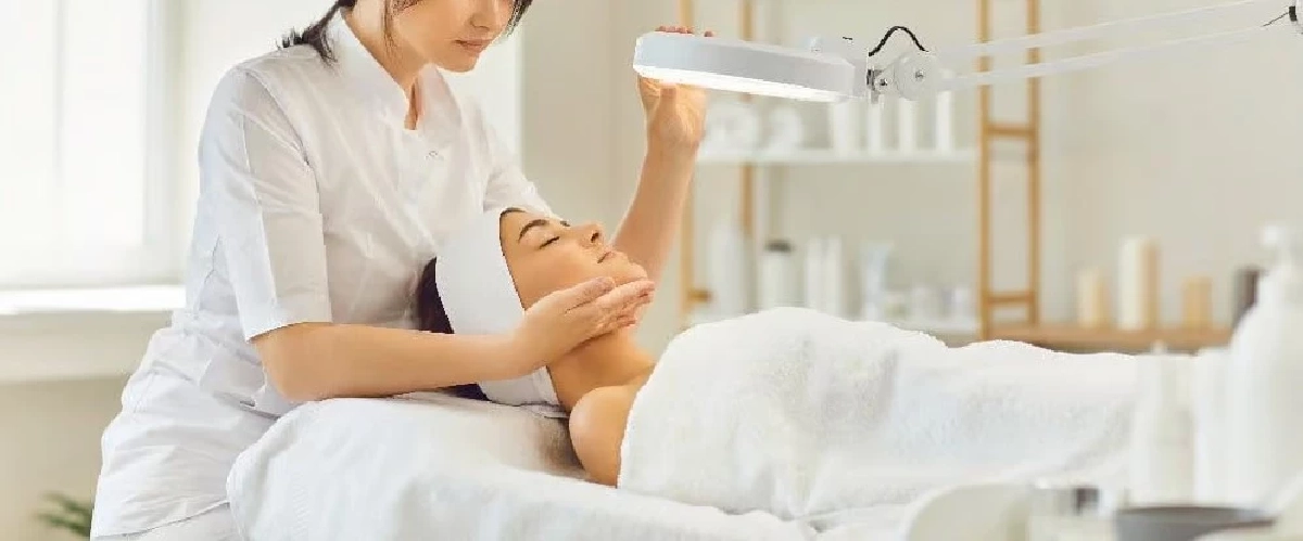 เพจดังแฉยับ! สาวสูญเงิน 6 ล้าน ถูกคลินิกดังขายคอร์สจนหมดตัว