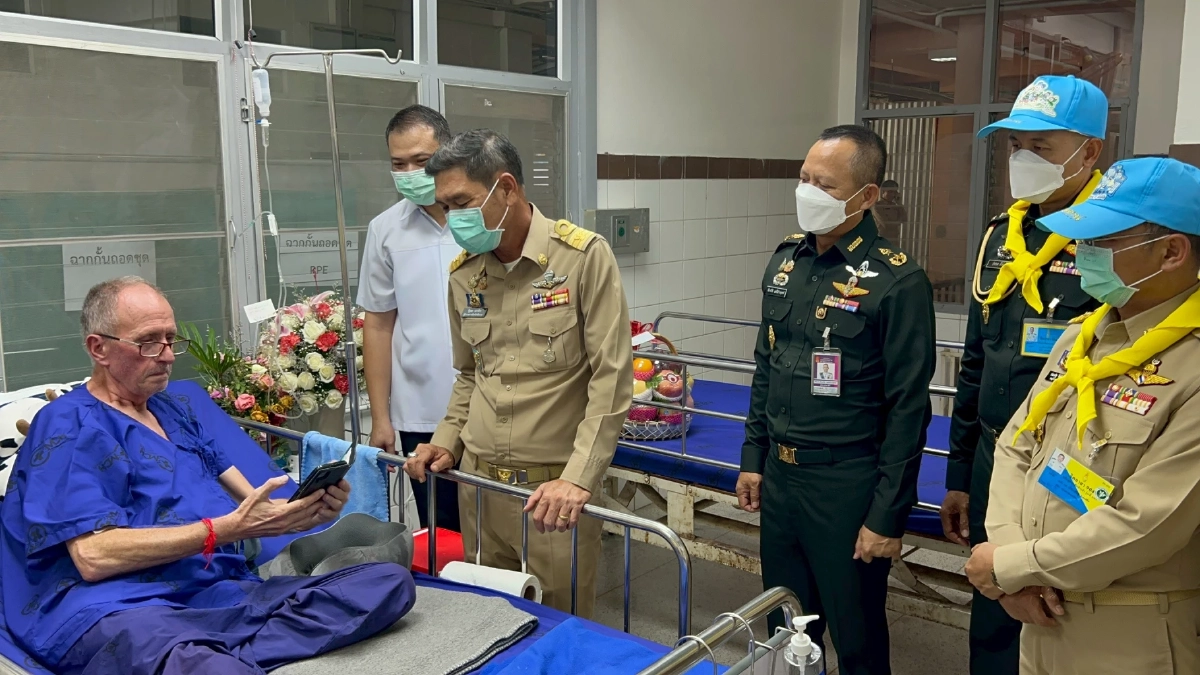 ในหลวงทรงรับ 1 ในทีมช่วย 13 หมูป่า เป็นคนไข้ในพระบรมราชานุเคราะห์