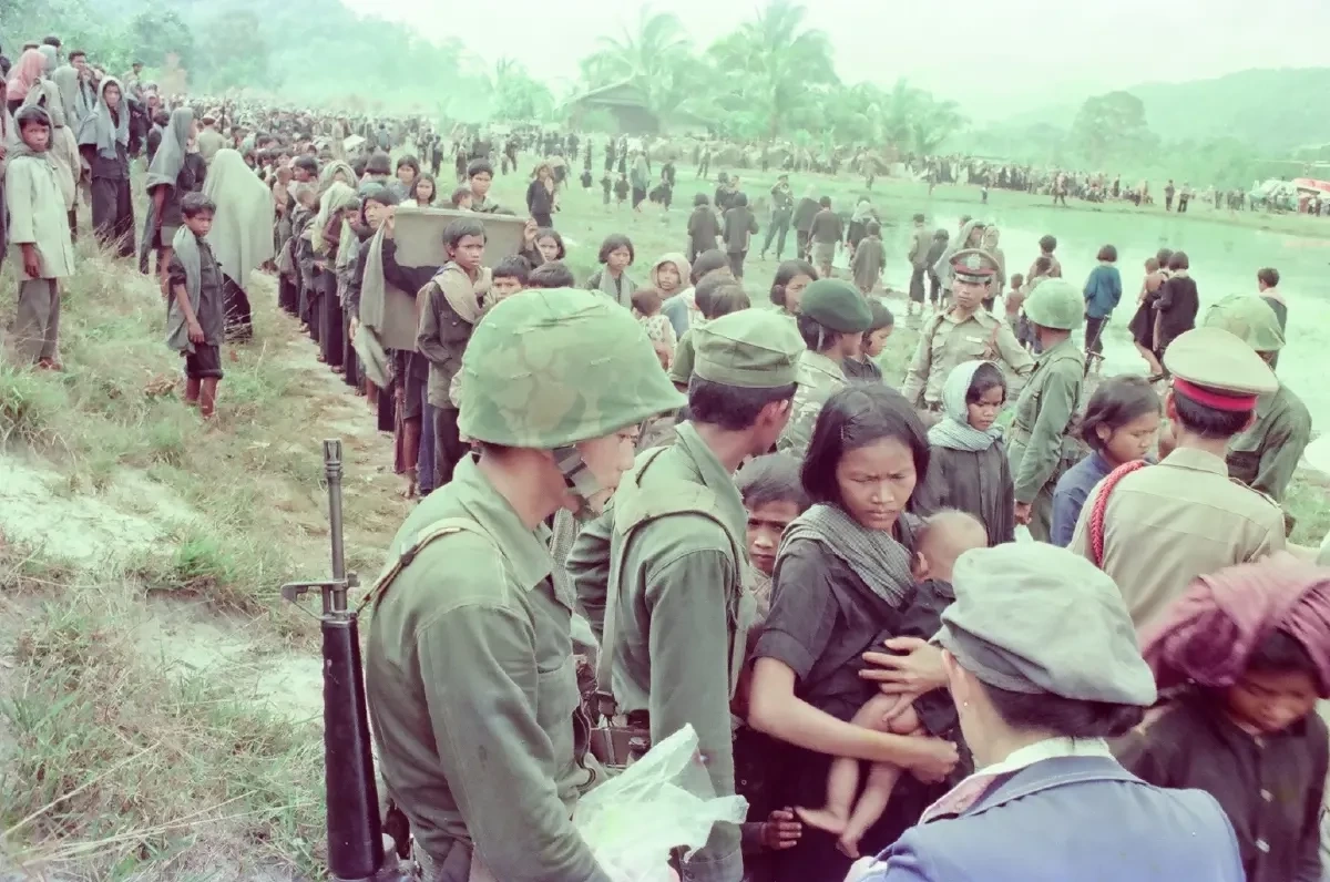 พระเมตตา "สมเด็จพระพันปีหลวง" เสด็จช่วยชาวกัมพูชานับแสนชีวิตบนเขาล้าน