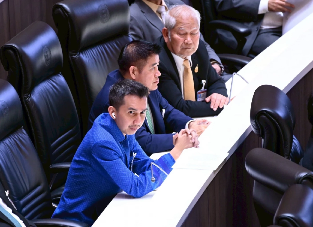 วีรกรรม! \'ชนนพัฒฐ์\' เสี่ยกฤต สส.แดนใต้ สู่การโยงนักการเมือง ช. ช้าง