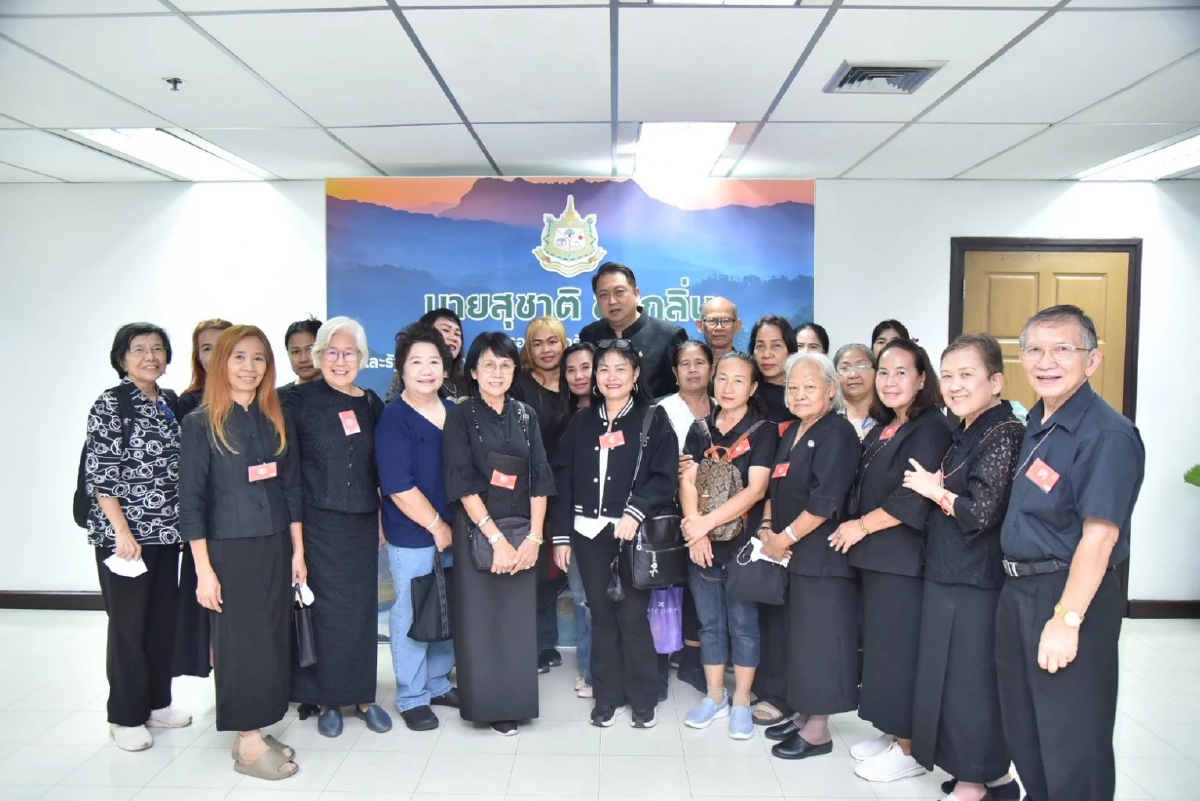 \"สุชาติ\" ถกแนวทางพาช้างไทยกลับบ้าน เตรียมบินต้น พ.ย. นี้