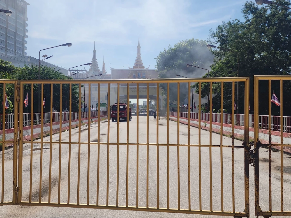 ระทึก! ไฟไหม้ใต้สะพานมิตรภาพไทย - กัมพูชา ฝั่งปอยเปต เผยสาเหตุ