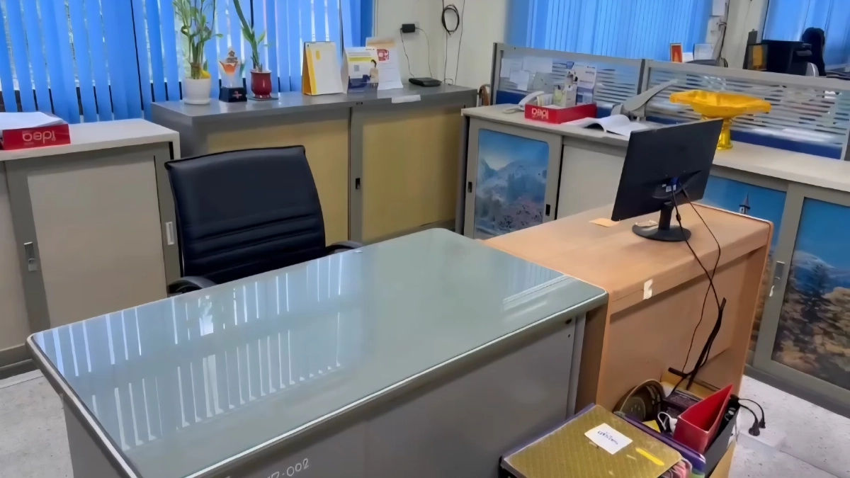 "แคท อาทิติยา" รายงานตัวเข้ารับตำแหน่ง "ปลัดอำเภอ" หลังมีดราม่า ไม่สมัครใจย้าย