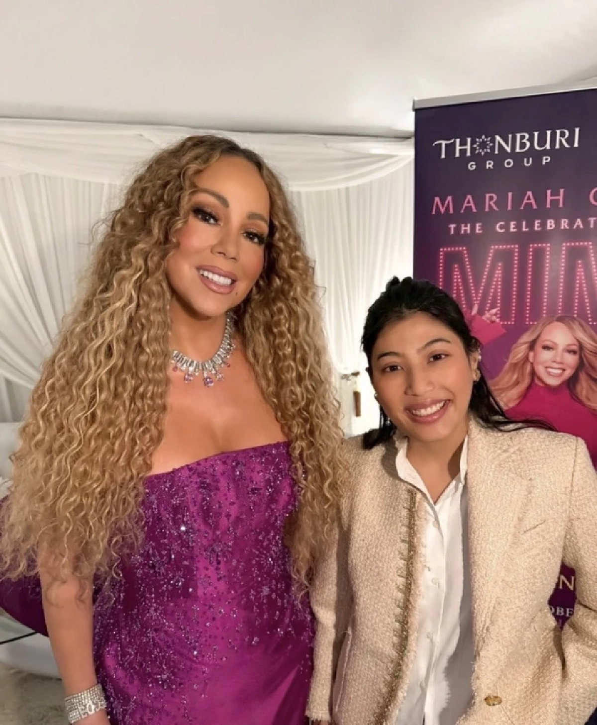 เปิดเบื้องหลังชุดฟินาเล่ "มารายห์ แครี" สวมเดรสผ้าไหมไทย SIRIVANNAVARI