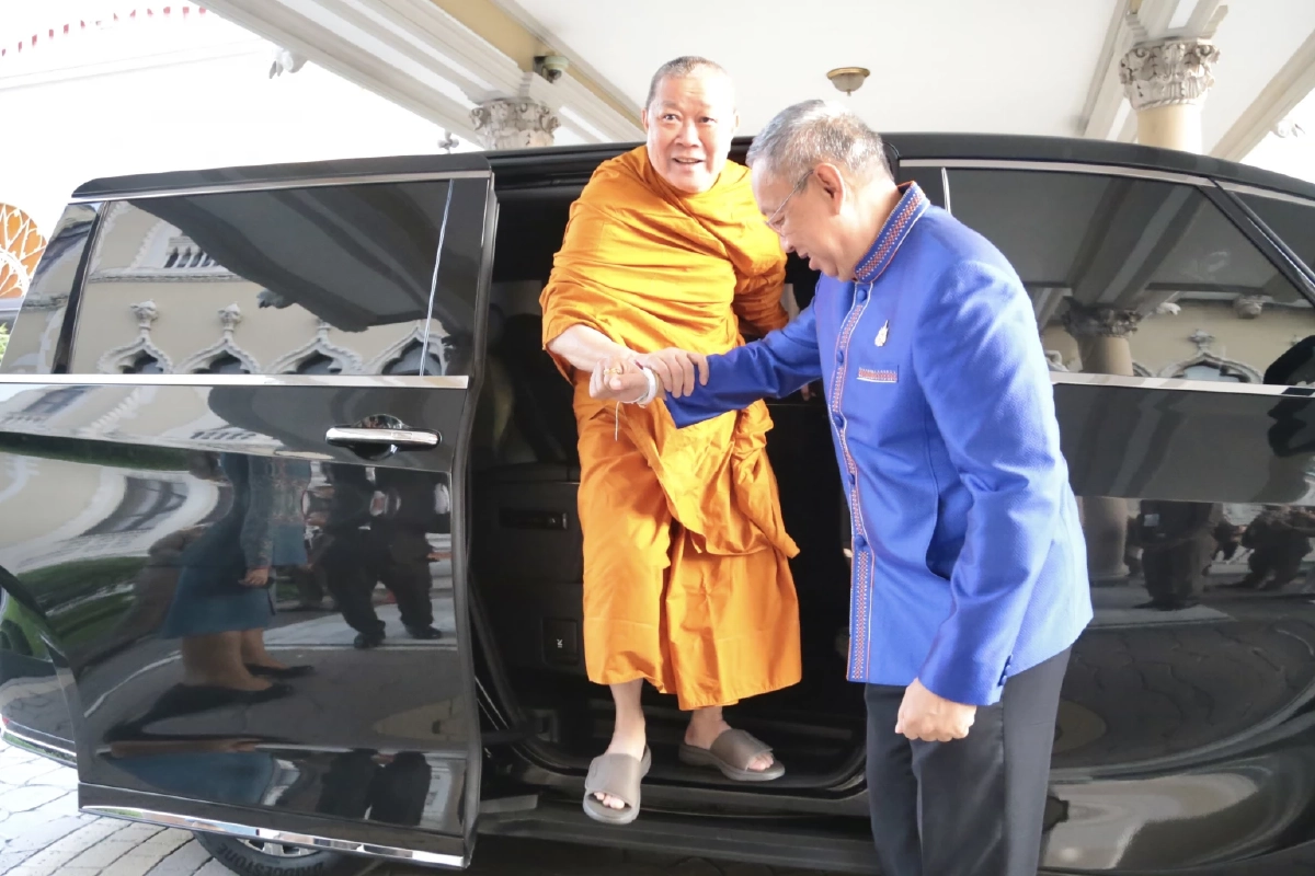 สาธุ! ส่องเลขเด็ด นายกฯ \"อนุทิน\" นิมนต์ \"เจ้าคุณธงชัย\" ทำบุญ ตึกไทยคู่ฟ้า