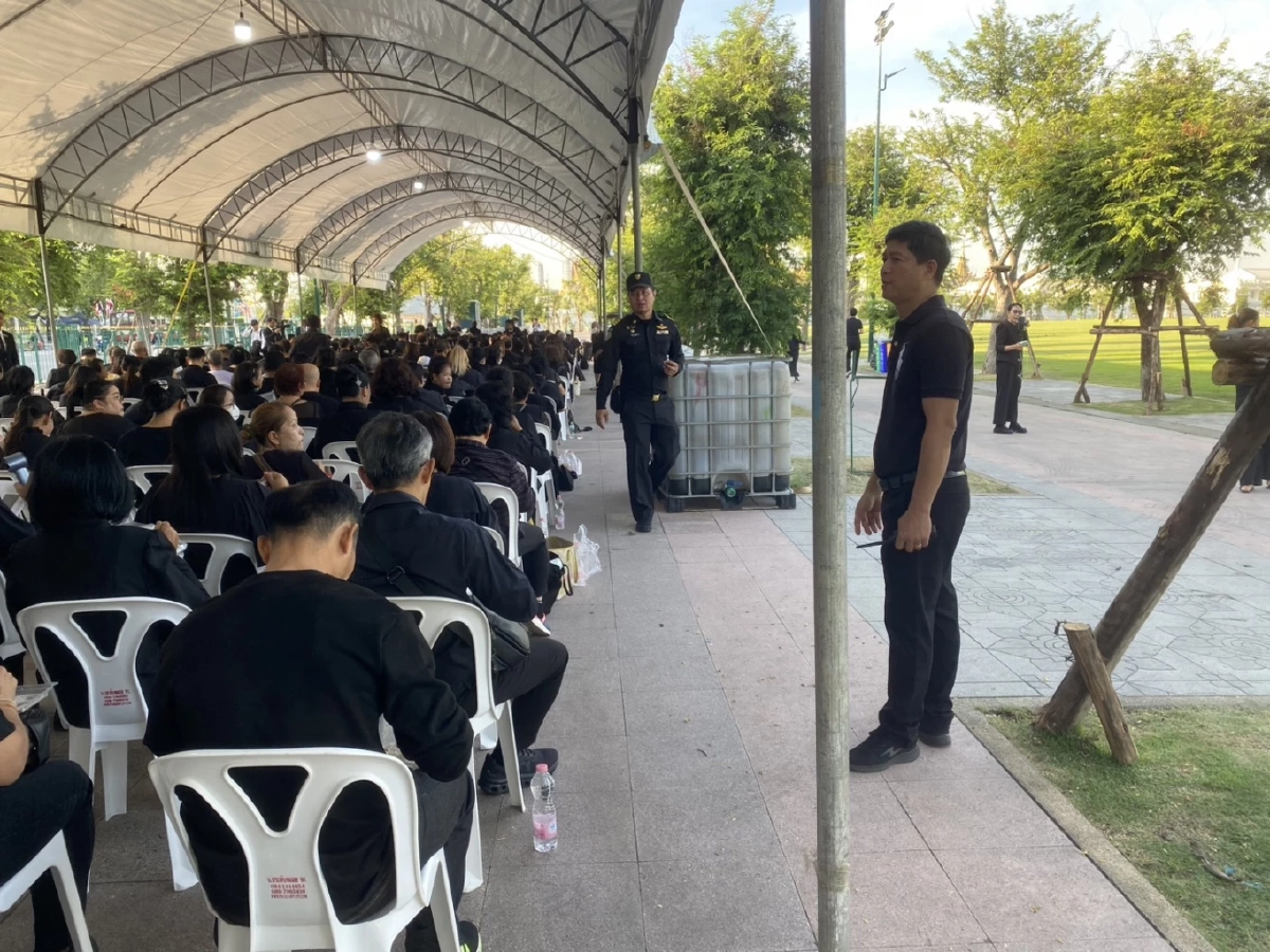 กทม.อำนวยความสะดวกประชาชน เดินทางมาร่วมพิธีถวายน้ำสรงพระบรมศพ \"สมเด็จพระพันปีหลวง\"