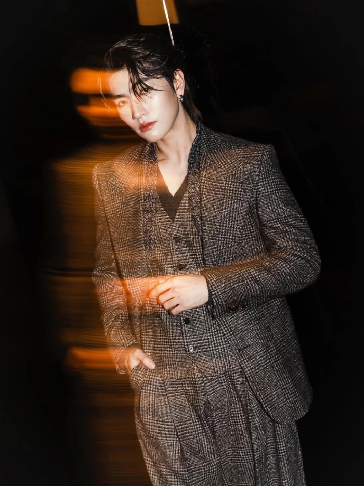 ห่วง!'บอส ชัยกมล' พระเอกหนุ่มป่วย แพทย์สั่งพัก สังกัดแจงด่วน