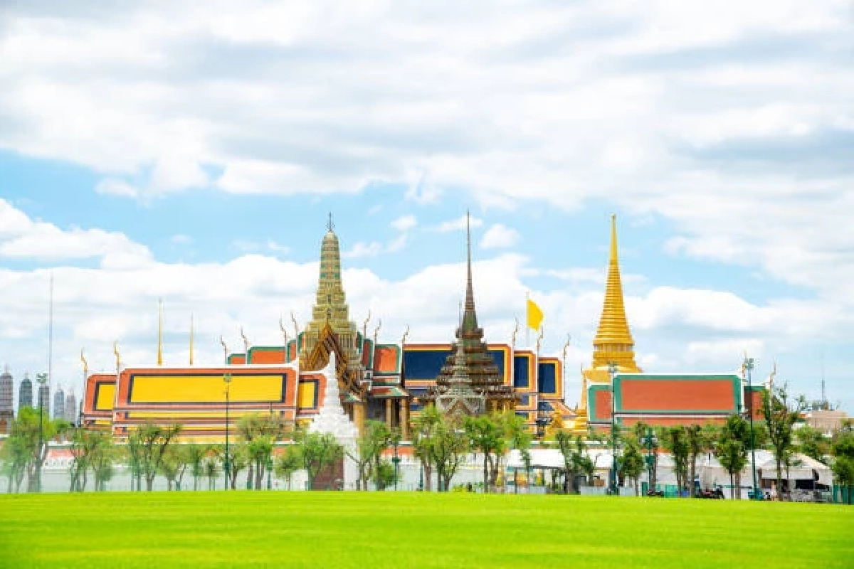 ลิงก์ชม! ถ่ายทอดสดการเชิญพระบรมศพ และพระพิธีธรรมสวดพระอภิธรรมพระบรมศพ
