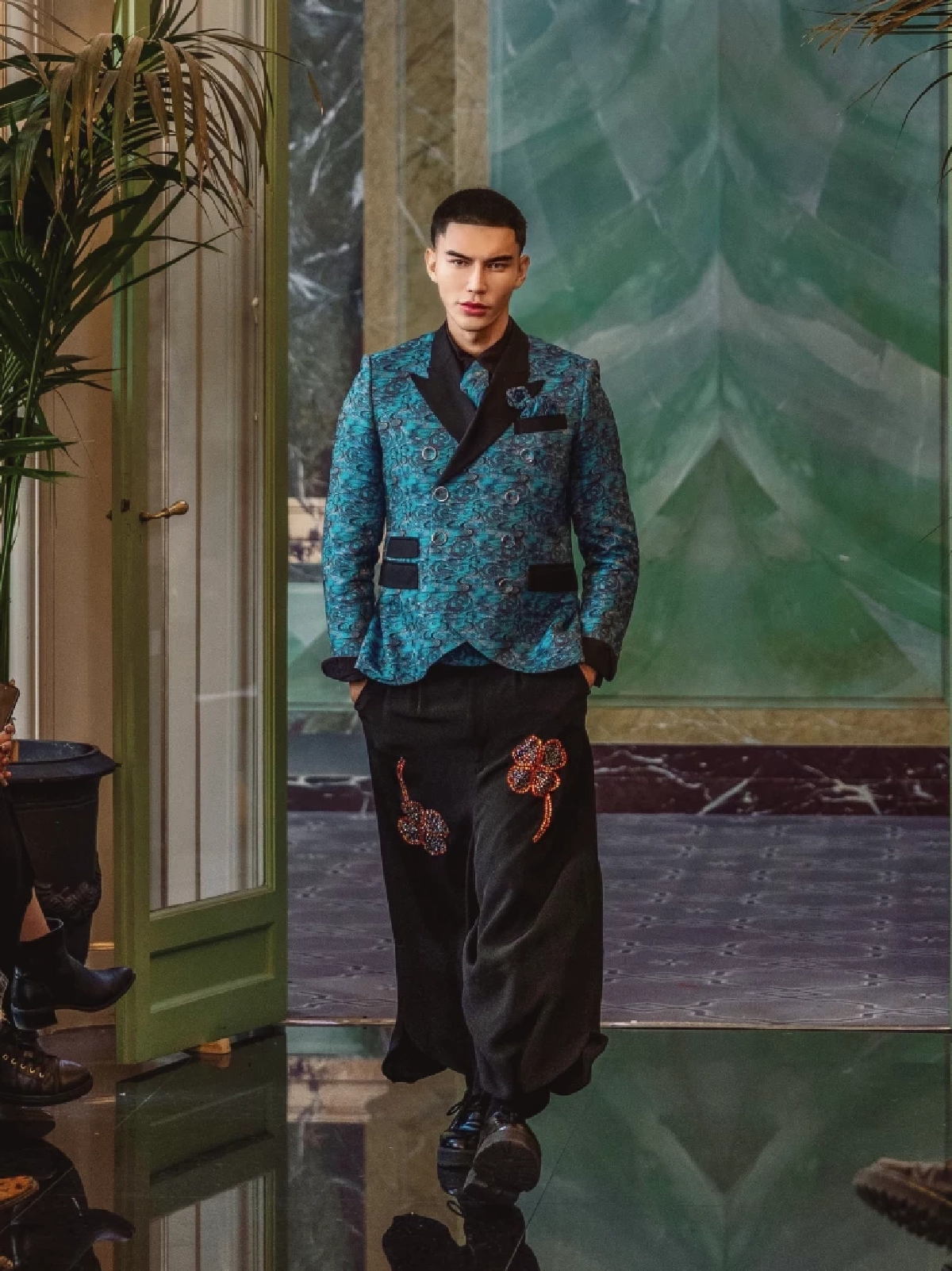 "แจ็ค ไททัส" นายแบบไทยหนึ่งเดียว บนเวที Paris Fashion Week