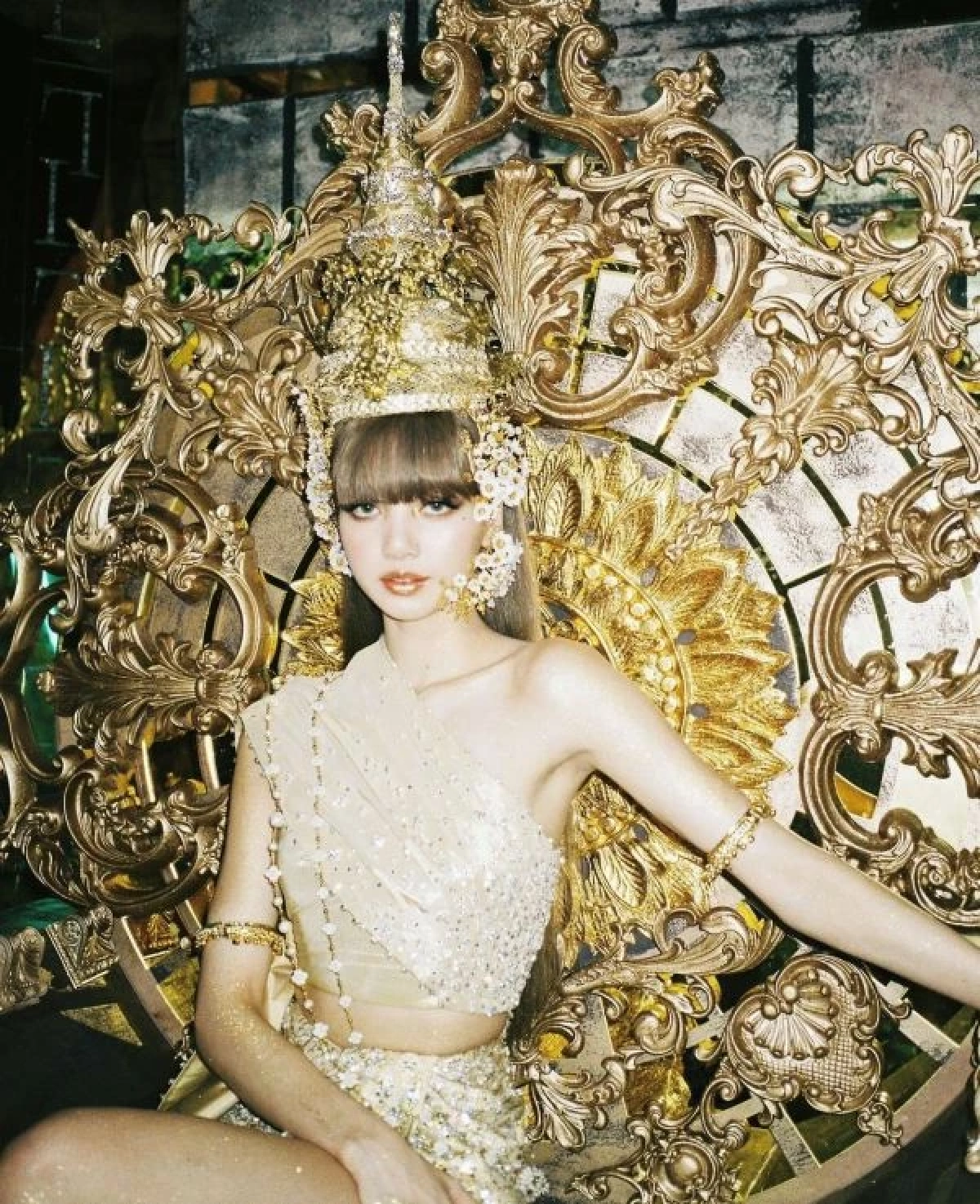 เปิดภาพ \'ลิซ่า BLACKPINK\' โพสต์ ถวายความอาลัย\'พระพันปีหลวง\'สุดซึ้ง