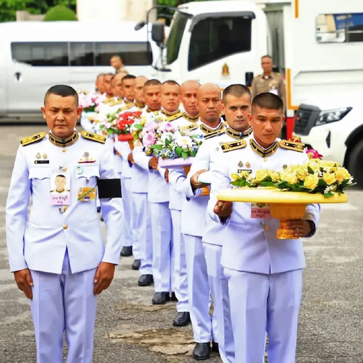 โปรดเกล้าฯ พระราชทานพวงมาลา วางหน้าหีบศพ \"ด.ต.สมศักดิ์ นาคเสน\"