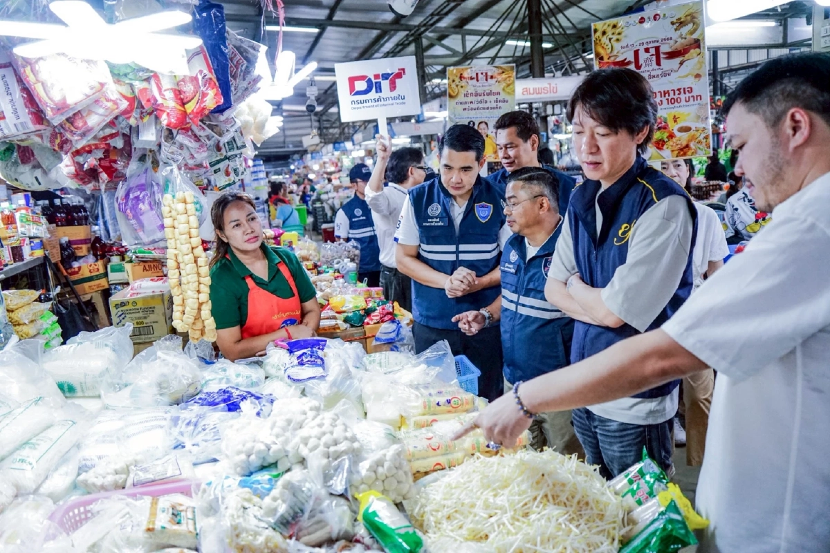 ตลาดยิ่งเจริญ คึกคักรับเทศกาลกินเจ กระทรวงพาณิชย์ร่วมลงพื้นที่ ดูแลราคา คุณภาพสินค้า